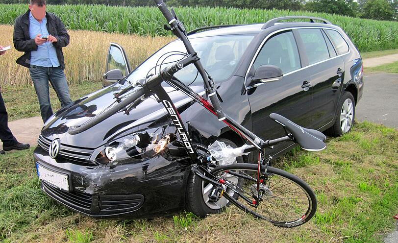 Wer zahlt, wenn ein Flüchtling einen Unfall verursacht? Diese Frage beschäftigt derzeit die Kommunen.