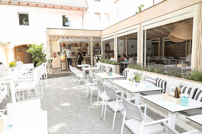 Der Poseidon Garden soll zum Verweilen einladen. Ab 22 Uhr wird das Restaurant zur Cocktailbar.