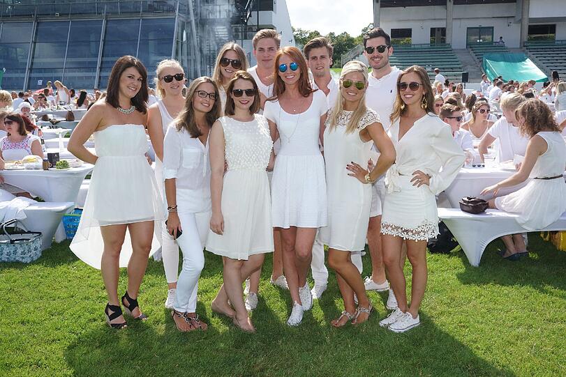 Die Bilder vom White Dinner am Sonntag in Riem.