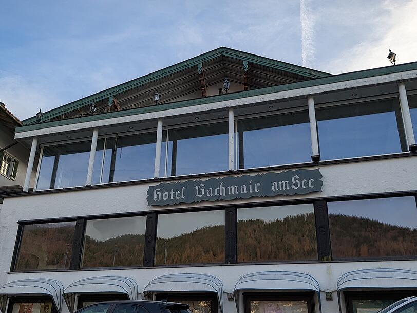 Man sieht als Passant sofort, dass hier aktuell kein Hotelbetrieb herrscht.