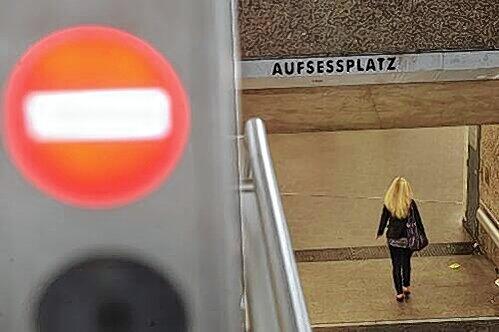 Zugang verboten: Die U-Bahn-Station Aufseßplatz ist während der Bauarbeiten bis zum Ende der Schulferien geschlossen.
