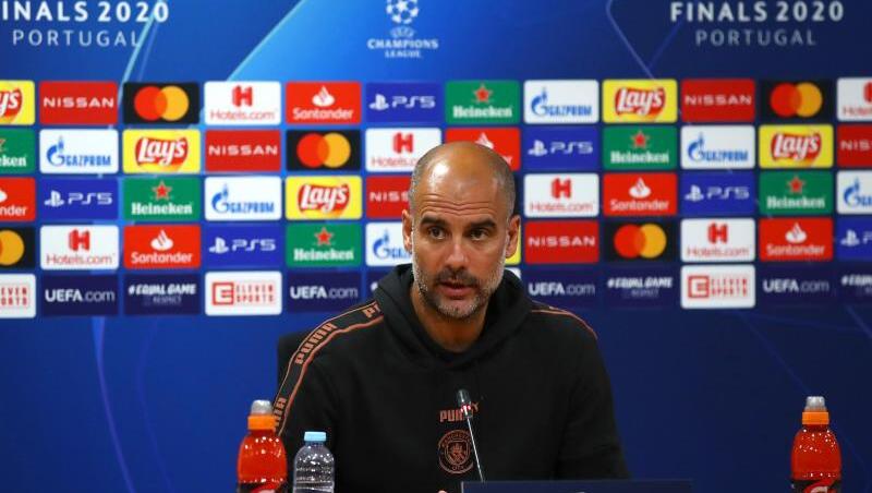 Pep Guardiola spricht bei einer Pressekonferenz. Pep Guardiola spricht bei einer Pressekonferenz.