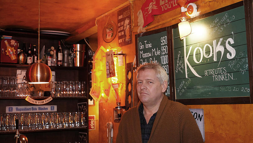 Matt Devereux in seiner Bar Kooks in der Geyerstraße.