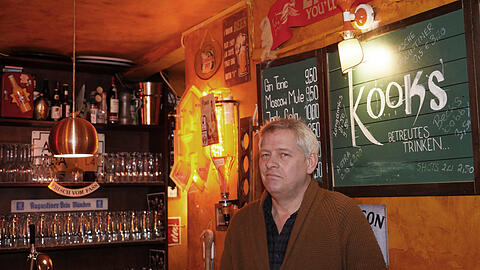 Matt Devereux in seiner Bar Kooks in der Geyerstraße.