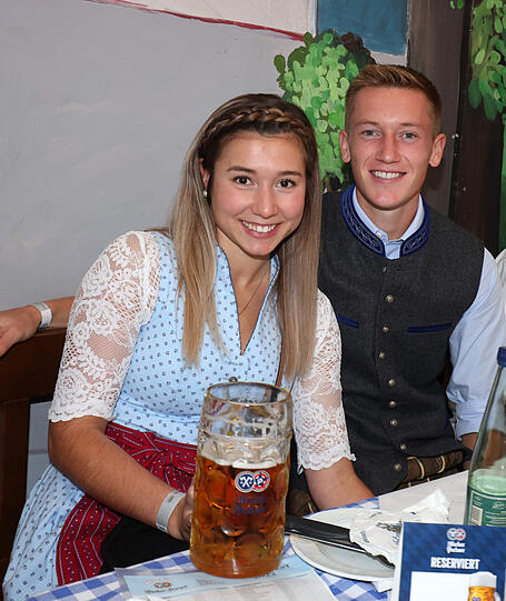 Die Löwen beim traditionellen Wiesn-Besuch im "Himmel der Bayern", dem Hacker-Pschorr-Festzelt.