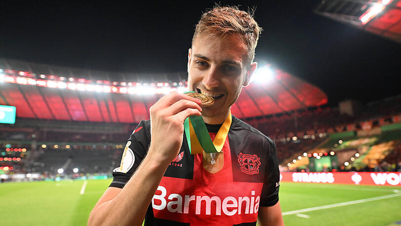 Josip Stanisic kehrt im Sommer zum FC Bayern zurück.