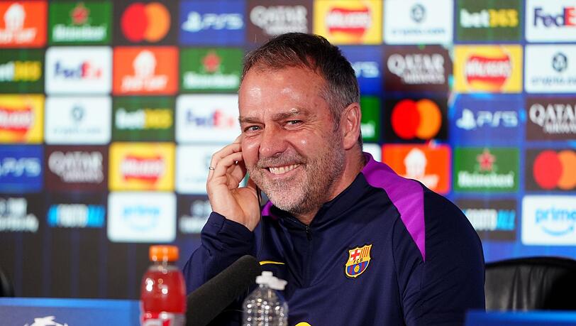 Hansi Flick bleibt weiter in Barcelona. (Archivbild)