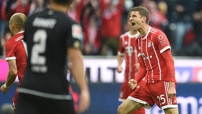 Thomas Müller: Note 2. Tunnelte Robben mit seinem Treffer zum 1:0, bekam das Tor gutgeschrieben. Traumzuspiel per flacher Hereingabe auf Lewandowski beim 3:0. Bediente seinen Sturmpartner kurz danach noch mal mustergültig (52.). Fast noch mit einem Fallrückziehertor (65.). Starker Auftritt!
