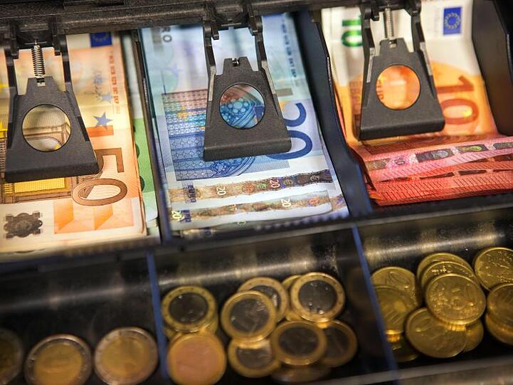 Tiefer als ein Jahr zuvor in die Tasche greifen mussten Verbraucher im Januar für Haushaltsenergie und Kraftstoffe.
