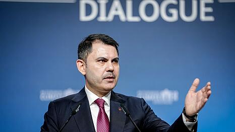 Der t&uuml;rkische Umweltminister Murat Kurum nutzt die Berliner B&uuml;hne f&uuml;r einen Appell.