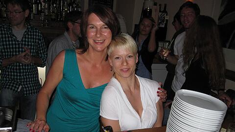 &bdquo;Eine Hochzeitsparty gab es ja auch&ldquo; &ndash; also feiern Claudia Kusch (l.) und Nadya Habig auch die Scheidung.