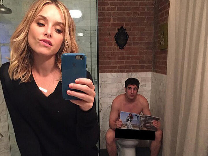 Jenny Mollen und Jason Biggs sind schmerzfrei - zumindest was Selfies angeht