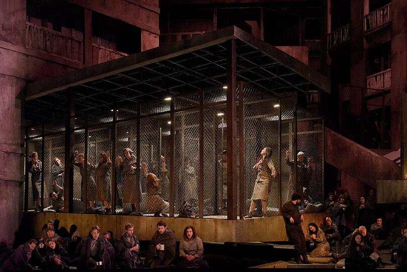 "Lady Macbeth von Mzensk" im Großen Festspielhaus.