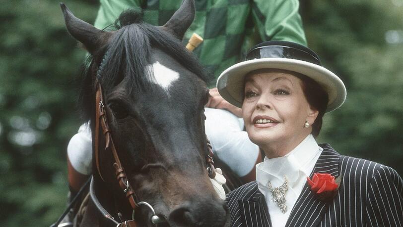 Margot Hielscher im Juni 1988 in der ZDF-Serie "Rivalen der Rennbahn". Margot Hielscher im Juni 1988 in der ZDF-Serie "Rivalen der Rennbahn".