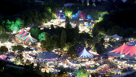 Vor 25 Jahren sah&rsquo;s noch ein bisschen anders aus, das Tollwood-Festival.