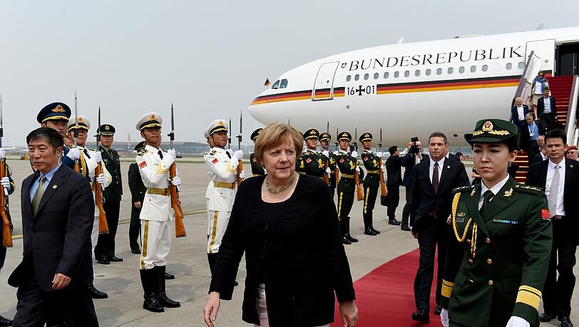 Angela Merkle kurz nach der Landung in Peking. Angela Merkle kurz nach der Landung in Peking.