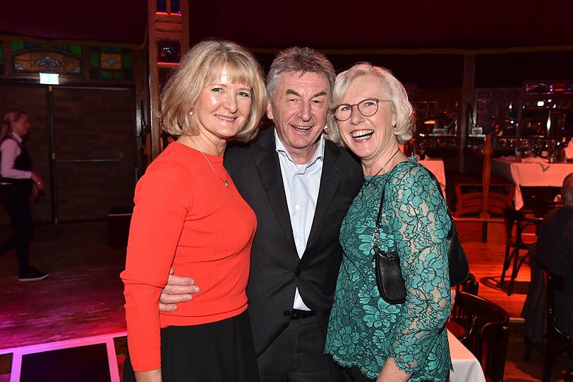 Hans Haas mit Frau Ina und Anita Schlierf.