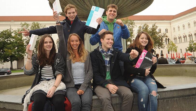 Start in ein neues Leben: Die Erstsemester Jonas und Josef (oben), Idiana, Katharina, Christoph und Anna (unten).