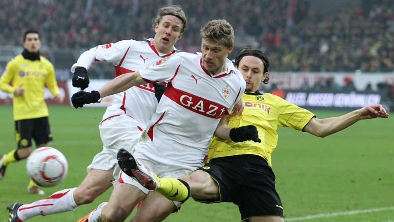 Zweikmämpfe prägten die Partie Dortmund gegen Stuttgart. Zweikmämpfe prägten die Partie Dortmund gegen Stuttgart.