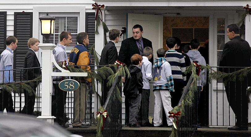 Das Bestattungsinstitut in Fairfield, Connecticut. Die Angehörigen nehmen Abschied.