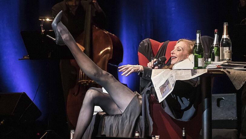 Alkohol, schöne Beine und Erinnerungen: Ute Lemper live mit ihrem Programm "Rendezvous mit Marlene".