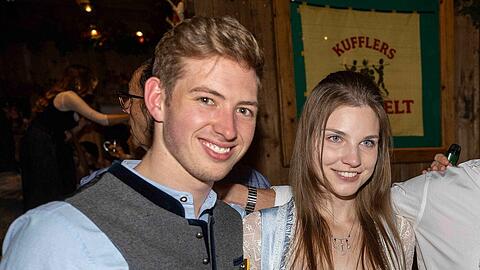 David Schumacher zeigte sich beim Wiesn-Auftakt am 21. September 2024 mit seiner Freundin an der Seite.