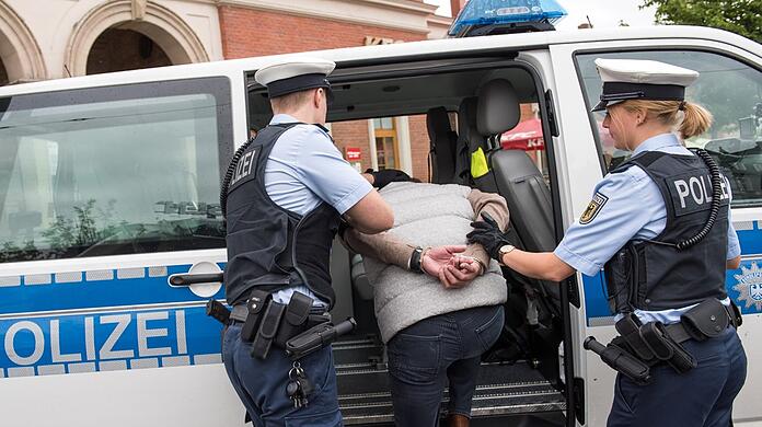 Der Angreifer wurde wegen Körperverletzung und Leistungserschleichung angezeigt. (Symbolbild)
