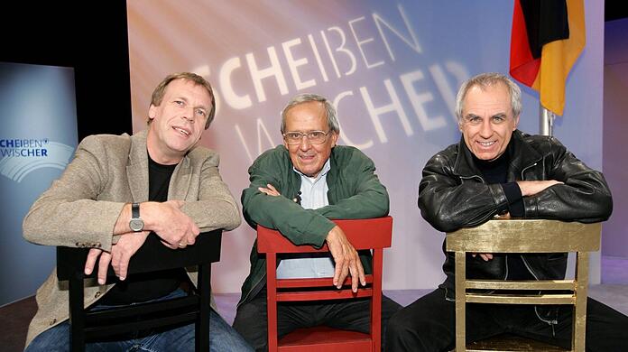 Legendäre Kabarettzeiten: Georg Schramm (links) mit Dieter Hildebrandt und Bruno Jonas bei einem Pressetermin zum "Scheibenwischer" im Jahr 2004.