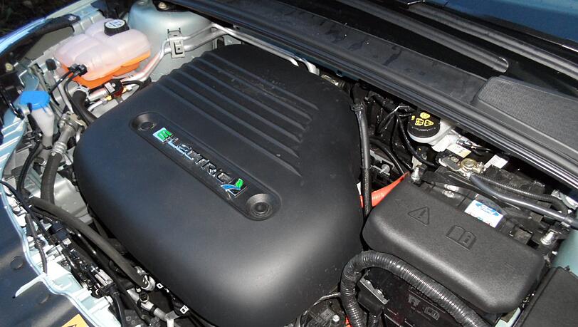 Der E-Motor des Electric steckt unter einer Plastikabdeckung. Der E-Motor des Electric steckt unter einer Plastikabdeckung.