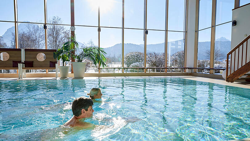 Wellness zu zweit mit traumhaftem Alpenblick.