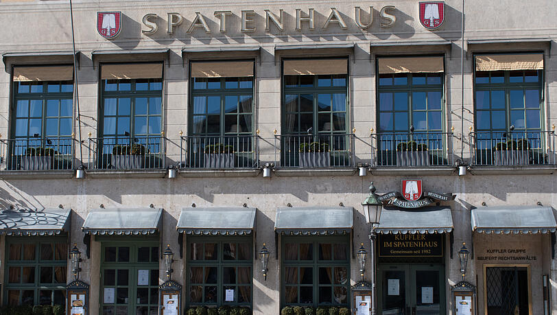 Spatenhaus  an  der  Oper: Hier soll eine Gruppe von Mitarbeitern die Betreiber betrogen haben.