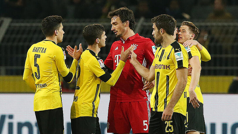 Mats Hummels besuchte seine Ex-Kollegen schon vor der Partie in der Kabine. Mats Hummels besuchte seine Ex-Kollegen schon vor der Partie in der Kabine.