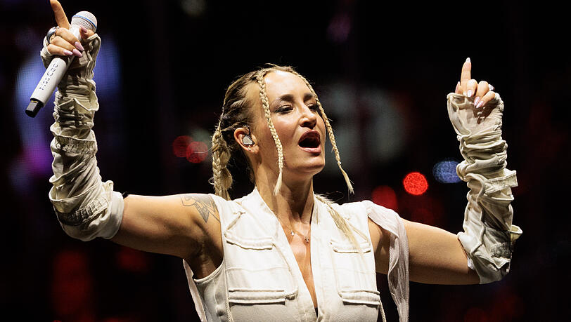 Die Sängerin Sarah Connor spielt am 9. Juli 2027 in der Musik-Arena auf dem Tollwood. Die Sängerin Sarah Connor spielt am 9. Juli 2027 in der Musik-Arena auf dem Tollwood.