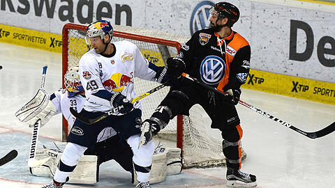 Der EHC Red Bull München fegte die Grizzlys Wolfsburg im vierten Finalspiel 7:2 weg.