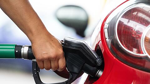 Verschnaufpause an der Tankstelle: Die Spritpreise sind wieder etwas gesunken.