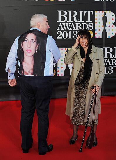 Die Eltern von Amy Winehouse: Mitch (L) und Jenis (R) Winehouse