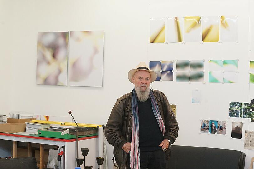 Klaus von Gaffron in seinem Atelier. Hier ist er lieber als inmitten der &bdquo;Pseudogeneration&ldquo; mit ihren &bdquo;lecker designten Cafés&ldquo;.