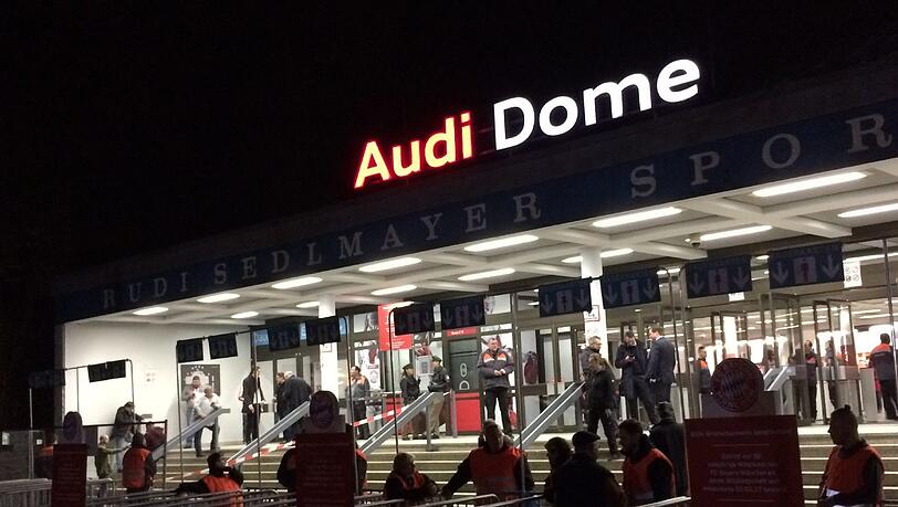 Nach einem Basketball-Spiel im Audi Dome wollten griechische Fans in einer Wirtschaft feiern. Doch dazu kam es nicht. Nach einem Basketball-Spiel im Audi Dome wollten griechische Fans in einer Wirtschaft feiern. Doch dazu kam es nicht.