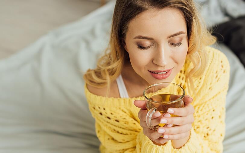 Bringen Sie mehr Leidenschaft in Ihr Leben. Dazu gehört zum einen: Machen Sie die Dinge ganz oder gar nicht, statt halbherzig. Das fängt schon beim aktiven Genuss einer Tasse Tee an. Setzen Sie sich auf den Balkon, schließen Sie die Augen und nehmen die Sonnenstrahlen und die Wärme der Tasse in Ihrer Hand wahr. Tipp: Lernen Sie Dinge bewusst zu erleben. Bringen Sie mehr Leidenschaft in Ihr Leben. Dazu gehört zum einen: Machen Sie die Dinge ganz oder gar nicht, statt halbherzig. Das fängt schon beim aktiven Genuss einer Tasse Tee an. Setzen Sie sich auf den Balkon, schließen Sie die Augen und nehmen die Sonnenstrahlen und die Wärme der Tasse in Ihrer Hand wahr. Tipp: Lernen Sie Dinge bewusst zu erleben.