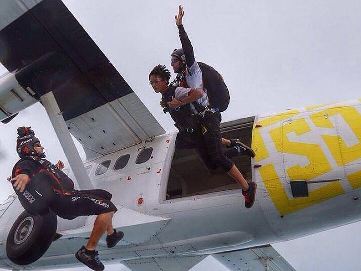 Jaden Smith wagt einen Sprung aus dem Flugzeug
