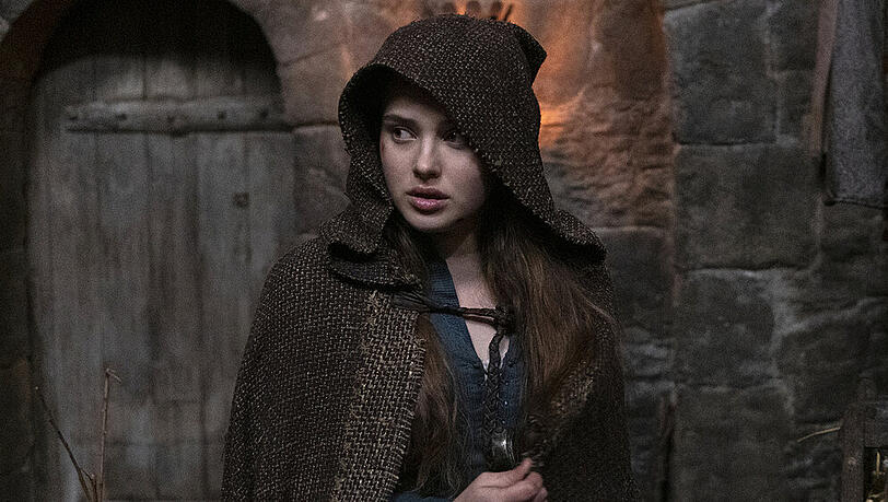 Katherine Langford spielt in "Cursed - Die Auserwählte" die Hauptrolle. Katherine Langford spielt in "Cursed - Die Auserwählte" die Hauptrolle.