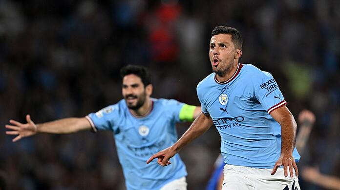 City-Profy Rodri (r) jubelt nach seinem Tor zum 1:0 mit Ilkay Gündogan.