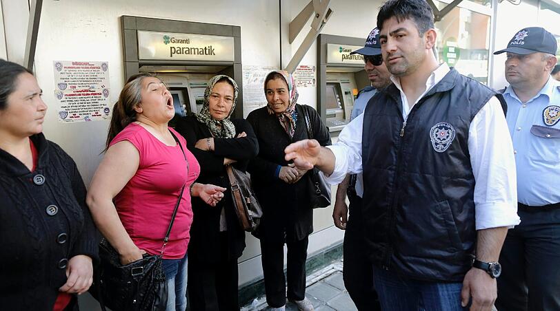 Tränengas, Wasserwerfer und Gummigeschosse - Sehen Sie hier weitere Bilder aus der Türkei.