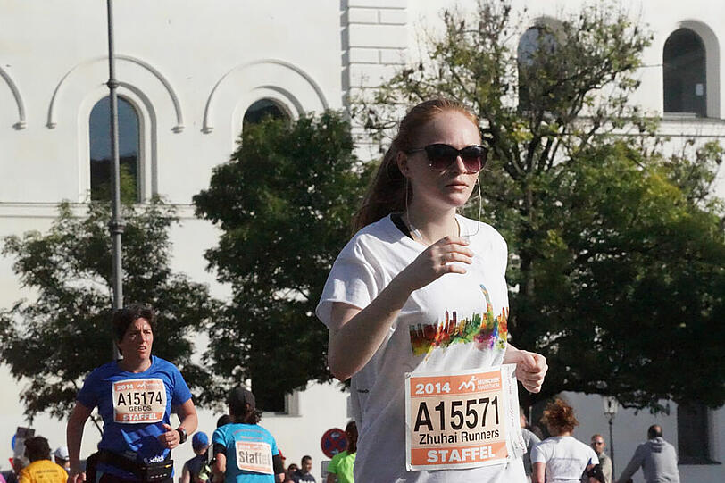 Rund 20.000 Teilnehmer waren am Sonntag beim München Marathon auf den Beinen. Die Bilder vom Marathon und Staffel-Lauf.