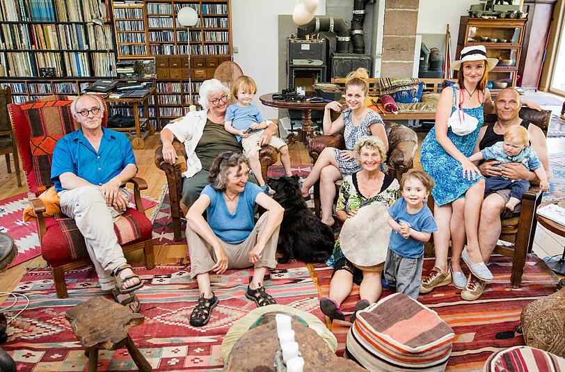 Die Familie XL: Mehr Konflikte, aber auch mehr gegenseitige Unterstützung. Foto: Christoph Schmidt