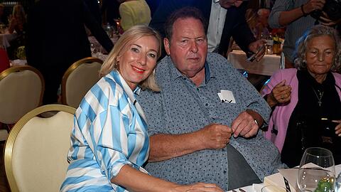 Ehefrau Simone ist immer an Ottfried Fischers Seite.