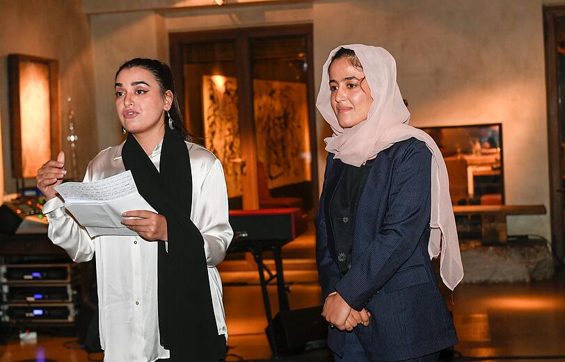 Zahra und Manizha Abbasi berichten vom erlebten Leid
