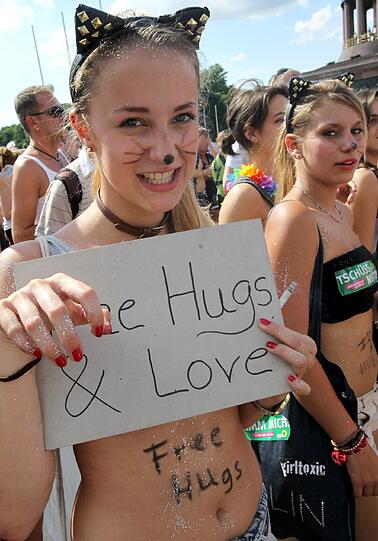 Christopher Street Day in Berlin: Die Bilder von der buntesten Parade der Stadt zum Durchklicken.