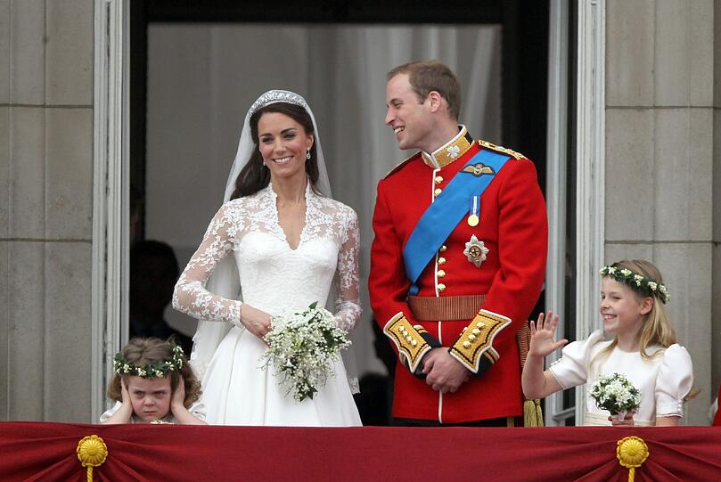 Die Trauung, die Kutschfahrt, der Kuss - die schönsten Bilder von der Traumhochzeit in London.
