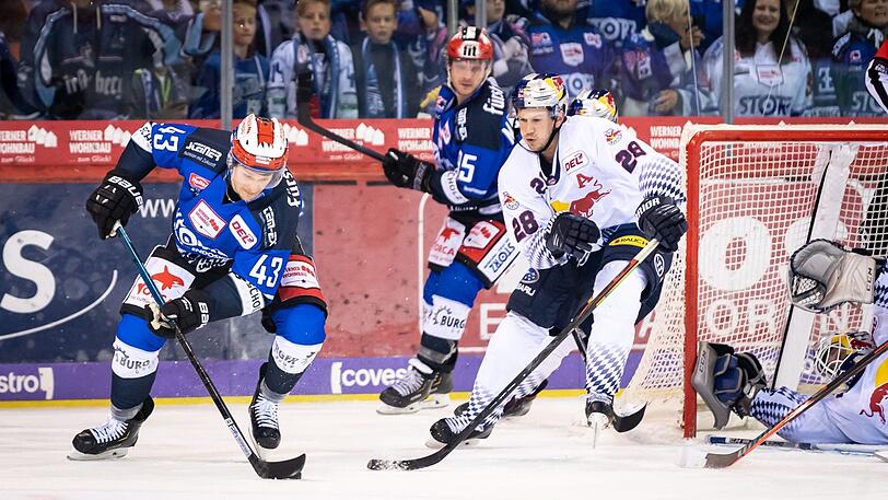 Frank Mauer im Duell mit Alexander Weiss.